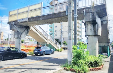 施工前の歩道橋の画像