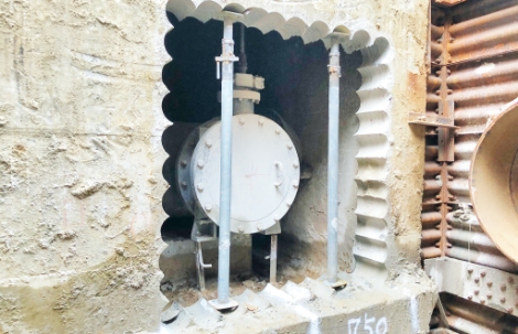 連続コアボーリング工事による開口の作成の画像2